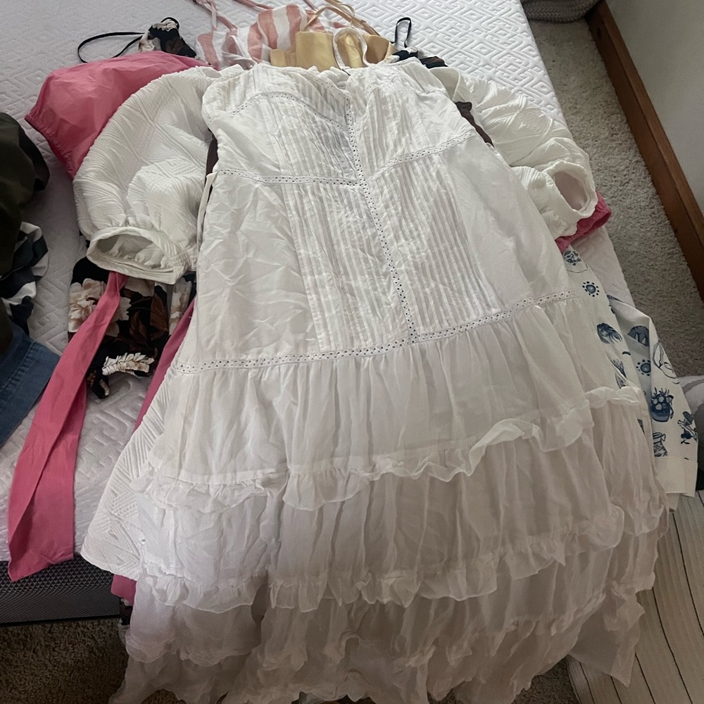 NWOT Bebe White Eyelet Ruffle Maxi Dress Spaghetti Straps with back tie - Picture 2 of 4